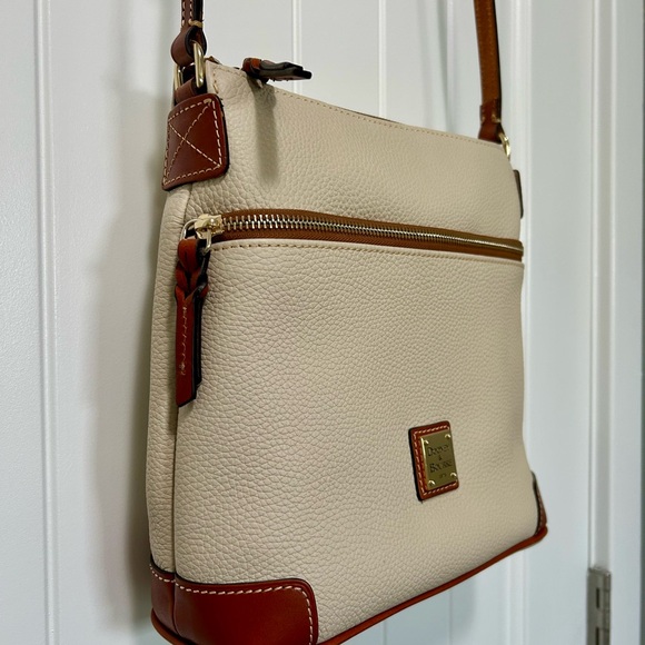 Dooney & Bourke Pebble Grain Crossbody in Bone NWOT - Picture 6 of 11